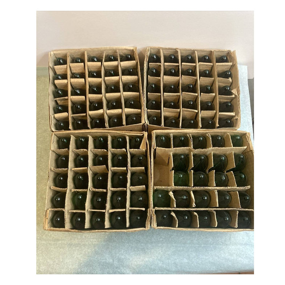 Lot of 100 New Vintage GREEN C9 Christmas Bulbs - All Working! - Picture 4 of 5